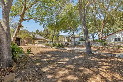 503 Wilkes Street, Smithville, TX 78957 - Photo 29