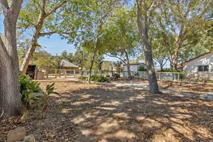 503 Wilkes St, Smithville, TX 78957 - Photo 29