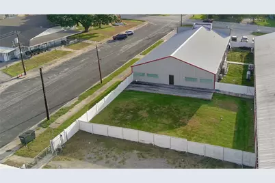 1201 Kessler Avenue, Schulenburg, TX 78956 - Photo 27