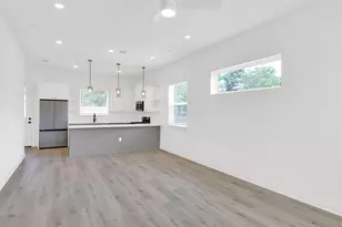 7208 Providence Ave, Austin, TX 78752 - Photo 3