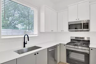 7208 Providence Ave, Austin, TX 78752 - Photo 13