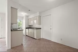 1404 Valleyridge Cir, Austin, TX 78704 - Photo 9