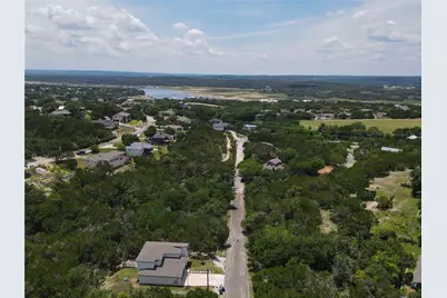 20709 Broken Arrow Street, Lago Vista, TX 78645 - Photo 9