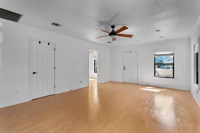 2710 E 3rd Street, Austin, TX 78702 - Photo 7