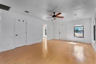 2710 E 3rd St, Austin, TX 78702 - Photo 7