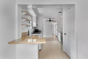 2710 E 3rd St, Austin, TX 78702 - Photo 5