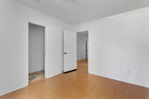 2710 E 3rd St, Austin, TX 78702 - Photo 11