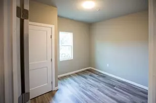 911 W 22nd St, Austin, TX 78705 - Photo 13