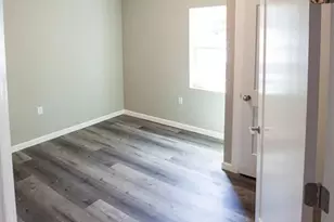 911 W 22nd St, Austin, TX 78705 - Photo 5