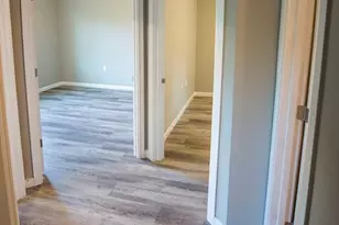 911 W 22nd St, Austin, TX 78705 - Photo 11