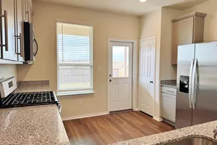 916 Papaya Dr, Buda, TX 78610 - Photo 5