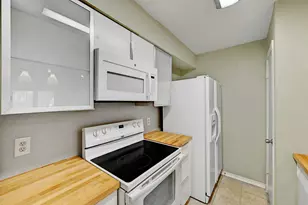 1202 Thorpe Ln, San Marcos, TX 78666 - Photo 13