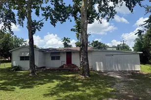 1825 E Pierce St, Luling, TX 78648 - Photo 1