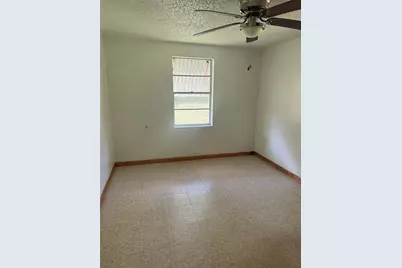 1825 E Pierce Street, Luling, TX 78648 - Photo 9