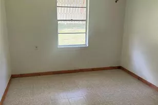 1825 E Pierce St, Luling, TX 78648 - Photo 9
