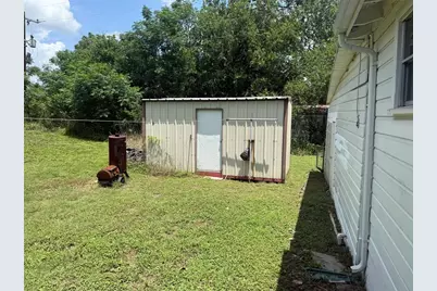1825 E Pierce Street, Luling, TX 78648 - Photo 13