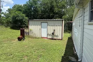 1825 E Pierce St, Luling, TX 78648 - Photo 13