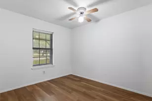 1037 Wilkes Cir, Smithville, TX 78957 - Photo 17