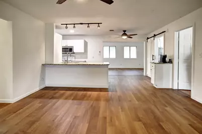 1037 Wilkes Circle, Smithville, TX 78957 - Photo 7