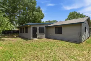 1037 Wilkes Cir, Smithville, TX 78957 - Photo 23