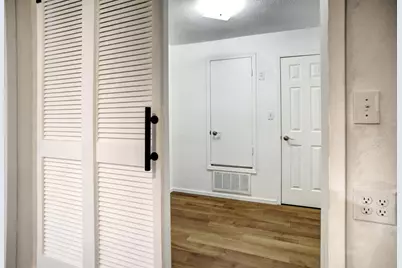 1037 Wilkes Circle, Smithville, TX 78957 - Photo 13