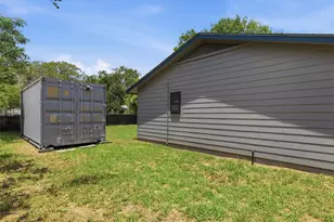 1037 Wilkes Cir, Smithville, TX 78957 - Photo 25