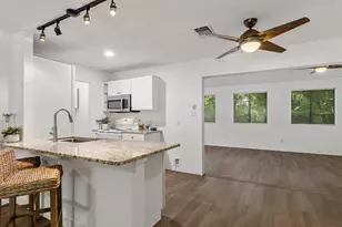 1037 Wilkes Cir, Smithville, TX 78957 - Photo 11