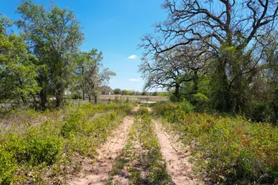 1550 Cattlemens Row, Lockhart, TX 78644 - Photo 9
