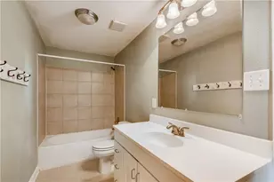 1319 Davis St, Taylor, TX 76574 - Photo 11