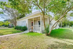 1319 Davis St, Taylor, TX 76574 - Photo 1