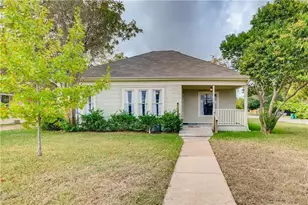 1319 Davis St, Taylor, TX 76574 - Photo 3