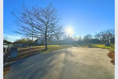 404 Sturgis Street, Taylor, TX 76574 - Photo 1