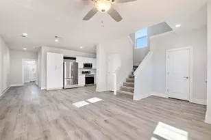 107 Wilkes St, Smithville, TX 78957 - Photo 5