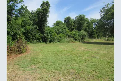 748 W Elm Street, Bartlett, TX 76511 - Photo 3