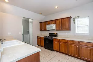 2115 E 18th St, Austin, TX 78702 - Photo 7