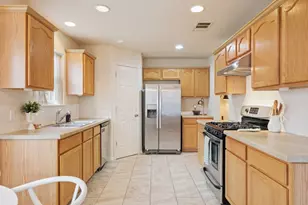 1130 Emmitt Run, Austin, TX 78721 - Photo 5