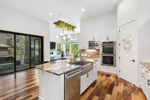 1102 W Monroe St, Austin, TX 78704 - Photo 9
