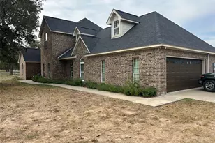 329 Flash Cir, Luling, TX 78629 - Photo 3