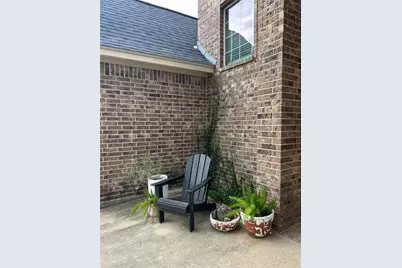 329 Flash Circle, Luling, TX 78629 - Photo 5
