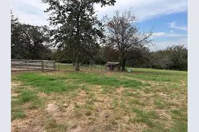 329 Flash Circle, Luling, TX 78629 - Photo 29