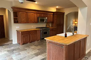 329 Flash Cir, Luling, TX 78629 - Photo 15