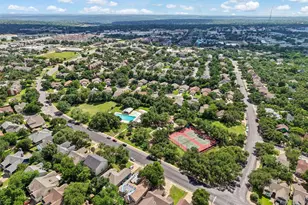 12513 Hunters Chase Dr, Austin, TX 78729 - Photo 29