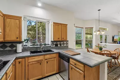 12513 Hunters Chase Drive, Austin, TX 78729 - Photo 11