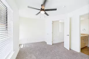 711 W 32nd St, Austin, TX 78705 - Photo 13