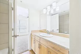 711 W 32nd St, Austin, TX 78705 - Photo 19