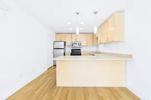 711 W 32nd St, Austin, TX 78705 - Photo 3