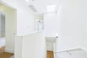 711 W 32nd St, Austin, TX 78705 - Photo 9