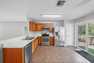 137 Hay Meadow Rd, Cedar Creek, TX 78612 - Photo 7