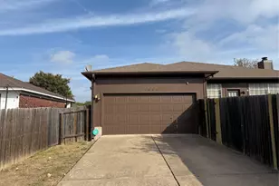 1041 Disraeli Cir, Pflugerville, TX 78660 - Photo 5