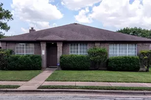 1041 Disraeli Cir, Pflugerville, TX 78660 - Photo 1